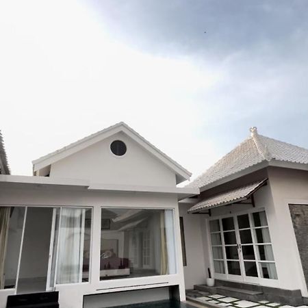Villa Gong Umara Canggu Exterior photo